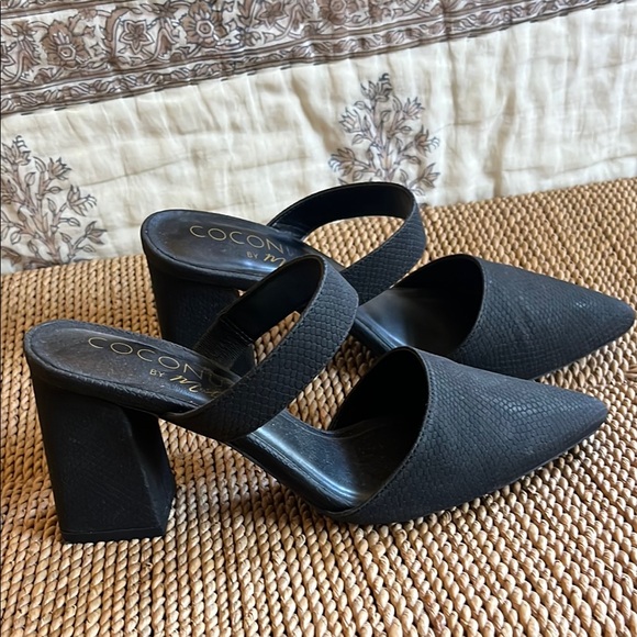 Coconuts by Matisse Black Women's Shoes - Picture 2 of 4